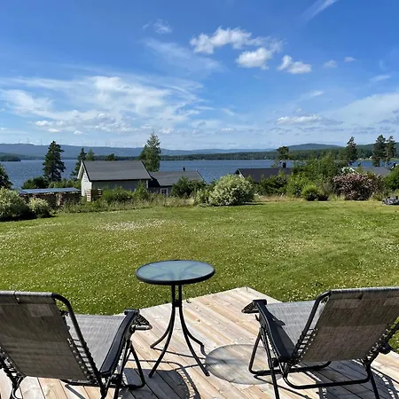 With View, Beach, Rowboat, Canoe 度假居 *